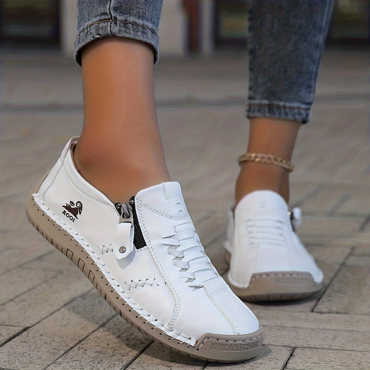 Nila | Elegant Comfort with Practical Zipper